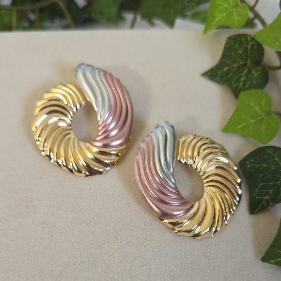 Gold Filled Swirl Earrings Lightweight Thin - Picture 1 of 7